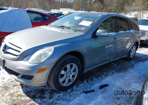 2007 Mercedes-Benz R 350 4Matic из США, поврежденный, VIN 4JGCB65E67A052120